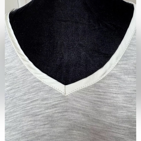 Anthropologie Pure + Good Top XS Ivory Satin Trim Stretch V Neck Soft T Shirt - Picture 4 of 8